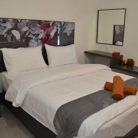 Oyo 90265 Hotel Ventura Kangar Buitenkant foto
